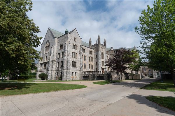 Queen's University (1/27/2022)